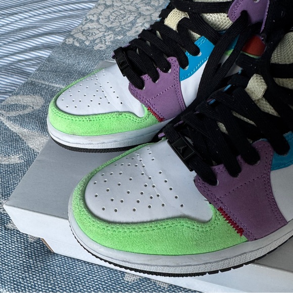 Wmns Air Jordan 1 Mid SE 'Lightbulb' - Picture 11 of 11